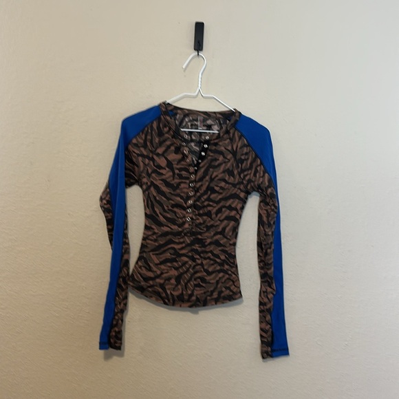 NWT- Free People Movement Kick Off Brown and Blue Long Sleeve Top - Picture 4 of 9
